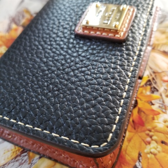 Dooney & Bourke Natural Leather Slim Wallet - Picture 8 of 8